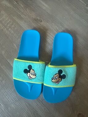 Women’s size 10  Blue Mickey Slide Sandals